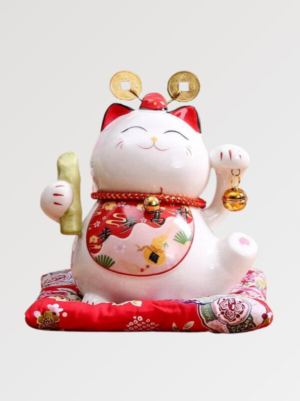 gato de la fortuna maneki neko hungry cat