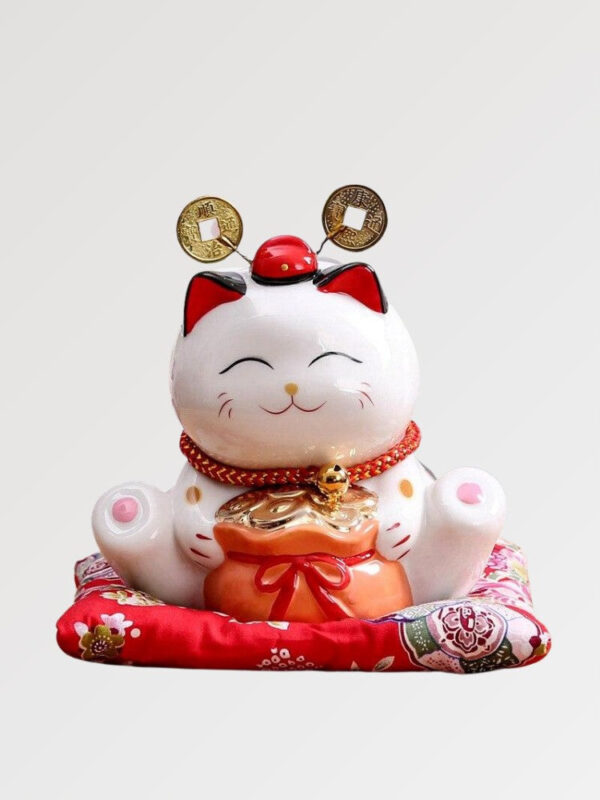 gato de la fortuna maneki neko rich cat