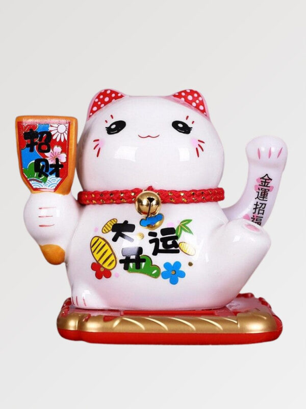 gato de la suerte maneki neko peace and love