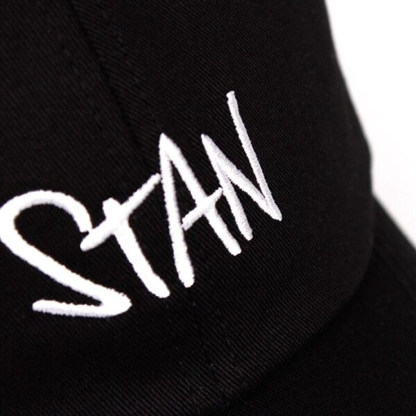 gorra negra the stan 4